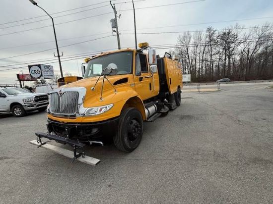 Picture of 2014 International DuraStar 4300 Sweeper Truck, Schwarze A7 TORNADO Sweeper, Road Cleaner, Diesel, LOW MILES, John Deere, Steel Hopper, Air Ride International DT466/Maxxforce DT