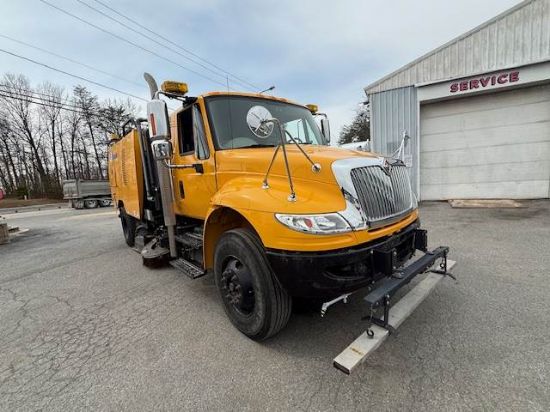 Picture of 2014 International DuraStar 4300 Sweeper Truck, Schwarze A7 TORNADO Sweeper, Road Cleaner, Diesel, LOW MILES, John Deere, Steel Hopper, Air Ride International DT466/Maxxforce DT