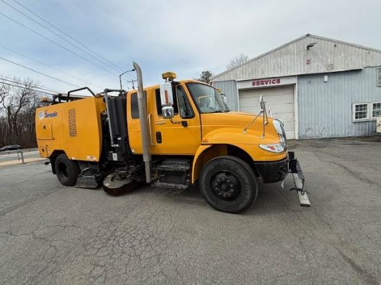 Picture of 2014 International DuraStar 4300 Sweeper Truck, Schwarze A7 TORNADO Sweeper, Road Cleaner, Diesel, LOW MILES, John Deere, Steel Hopper, Air Ride International DT466/Maxxforce DT