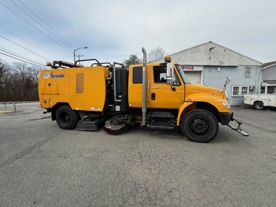 Picture of 2014 International DuraStar 4300 Sweeper Truck, Schwarze A7 TORNADO Sweeper, Road Cleaner, Diesel, LOW MILES, John Deere, Steel Hopper, Air Ride International DT466/Maxxforce DT