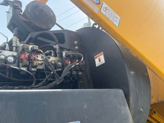 Picture of 2014 International DuraStar 4300 Sweeper Truck, Schwarze A7 TORNADO Sweeper, Road Cleaner, Diesel, LOW MILES, John Deere, Steel Hopper, Air Ride International DT466/Maxxforce DT