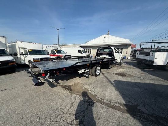 Picture of 2024 International CV515 Rollback Tow Truck, Dump, Flatbed, Jerr-Dan, Delivery, Hauler, Under CDL, Diesel, 200 Miles, Air Ride, PTO, Towing International