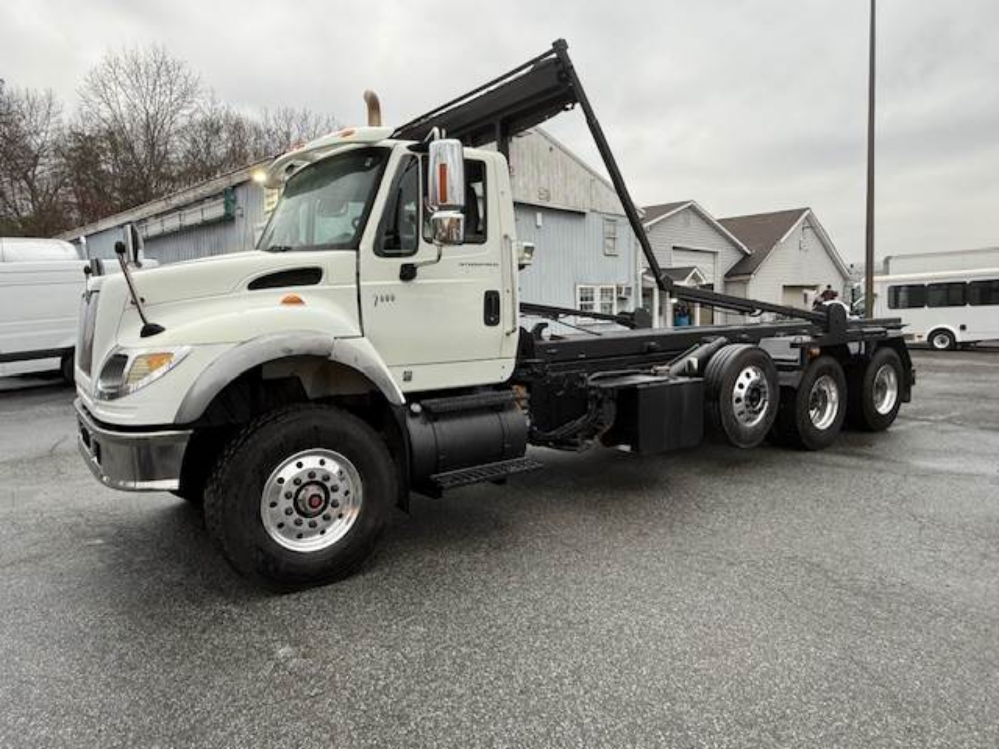 Picture of 2007 International 7600 Roll Off Truck, PreEmmisions, Cummins, Hauler, Dumpster, Trash, Recycling, Drop off, Tarp System Cummins ISM