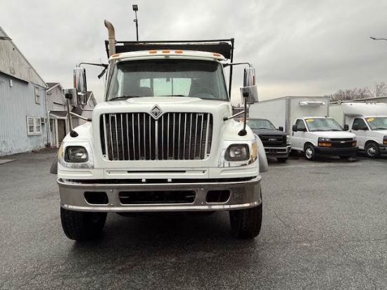 Picture of 2007 International 7600 Roll Off Truck, PreEmmisions, Cummins, Hauler, Dumpster, Trash, Recycling, Drop off, Tarp System Cummins ISM