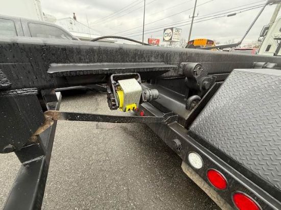 Picture of 2007 International 7600 Roll Off Truck, PreEmmisions, Cummins, Hauler, Dumpster, Trash, Recycling, Drop off, Tarp System Cummins ISM