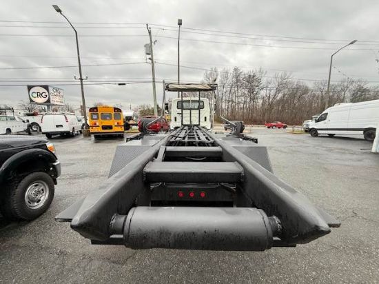Picture of 2007 International 7600 Roll Off Truck, PreEmmisions, Cummins, Hauler, Dumpster, Trash, Recycling, Drop off, Tarp System Cummins ISM