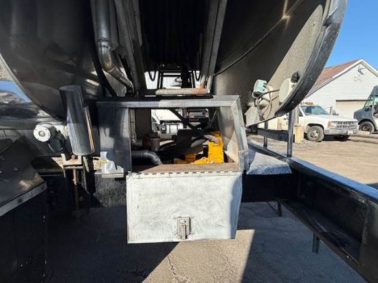Picture of 2018 Peterbilt 337 Tanker Truck Fuel, Gas Diesel, Heating Oil, 2500 Gallons Propane, Delivery, Hauler, Hazmat, Air Ride, Veeder, Scully, Aluminum Tank PACCAR PX-6/PX-7