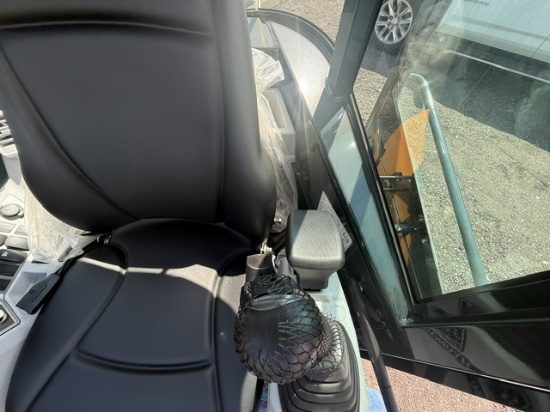 Picture of 2026 Hyundai HX35AZ