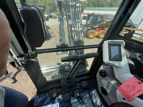 Picture of 2026 Hyundai HX35AZ