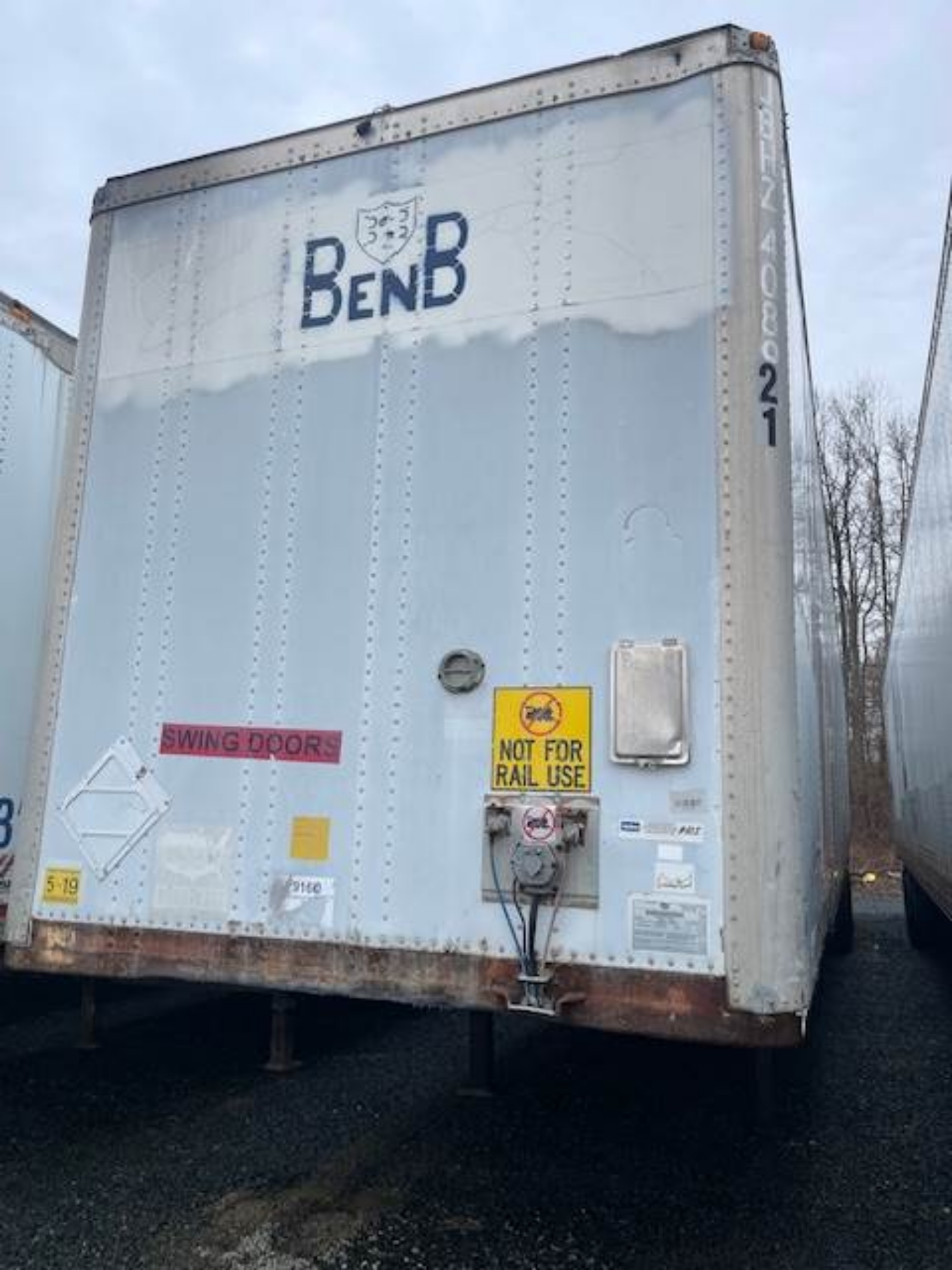 Picture of 2010 Hyundai 53ft Dry Van Trailer, Aluminum Body, Apitong Floor, RollUp Door, Tandem Axle, Spring Suspension, Aluminum Roof, Delivery Van