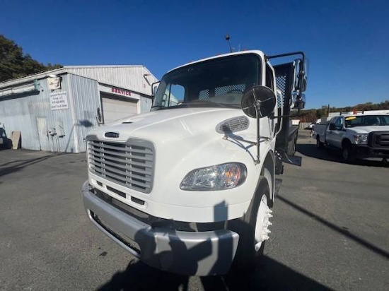 Picture of 2015 Freightliner M2 106 28ft Flatbed Truck - Flatbed / Platform Body