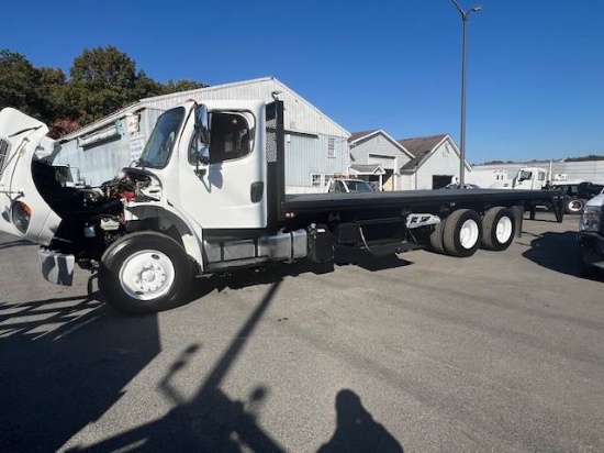 Picture of 2015 Freightliner M2 106 28ft Flatbed Truck - Flatbed / Platform Body