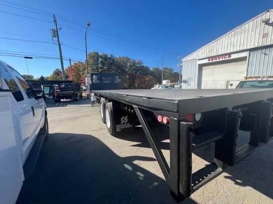 Picture of 2015 Freightliner M2 106 28ft Flatbed Truck - Flatbed / Platform Body