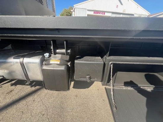 Picture of 2015 Freightliner M2 106 28ft Flatbed Truck - Flatbed / Platform Body