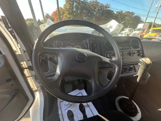 Picture of 2015 Freightliner M2 106 28ft Flatbed Truck - Flatbed / Platform Body