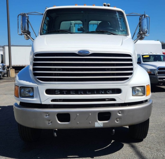 Picture of 2005 Sterling L9500 Day Cab Truck, Tractor, Air Slide 5th Wheel, City Truck, Moving Trailers, Delivery, Hauling, Clean