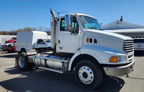 Picture of 2005 Sterling L9500 Day Cab Truck, Tractor, Air Slide 5th Wheel, City Truck, Moving Trailers, Delivery, Hauling, Clean