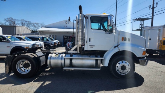 Picture of 2005 Sterling L9500 Day Cab Truck, Tractor, Air Slide 5th Wheel, City Truck, Moving Trailers, Delivery, Hauling, Clean