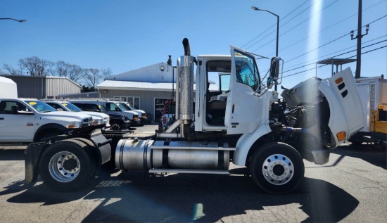 Picture of 2005 Sterling L9500 Day Cab Truck, Tractor, Air Slide 5th Wheel, City Truck, Moving Trailers, Delivery, Hauling, Clean