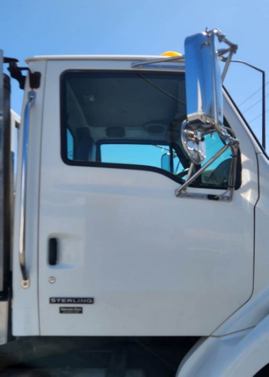 Picture of 2005 Sterling L9500 Day Cab Truck, Tractor, Air Slide 5th Wheel, City Truck, Moving Trailers, Delivery, Hauling, Clean