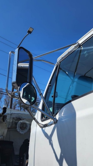 Picture of 2005 Sterling L9500 Day Cab Truck, Tractor, Air Slide 5th Wheel, City Truck, Moving Trailers, Delivery, Hauling, Clean