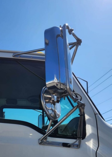 Picture of 2005 Sterling L9500 Day Cab Truck, Tractor, Air Slide 5th Wheel, City Truck, Moving Trailers, Delivery, Hauling, Clean