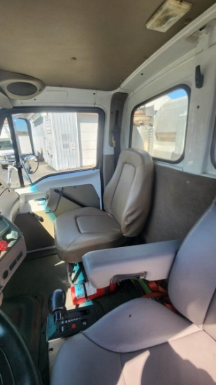 Picture of 2005 Sterling L9500 Day Cab Truck, Tractor, Air Slide 5th Wheel, City Truck, Moving Trailers, Delivery, Hauling, Clean
