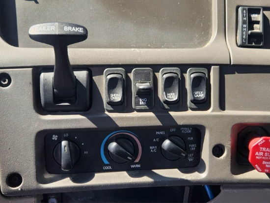 Picture of 2005 Sterling L9500 Day Cab Truck, Tractor, Air Slide 5th Wheel, City Truck, Moving Trailers, Delivery, Hauling, Clean
