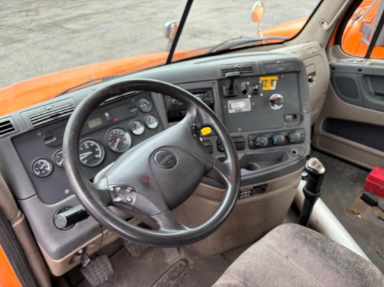 Picture of 2012 Freightliner Cascadia Day Cab Truck - Single Axle, Fifth Wheel, Dual Fuel tanks, Multiple Units available