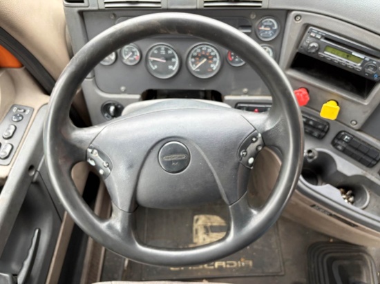 Picture of 2012 Freightliner Cascadia Day Cab Truck - Single Axle, Fifth Wheel, Dual Fuel tanks, Multiple Units available
