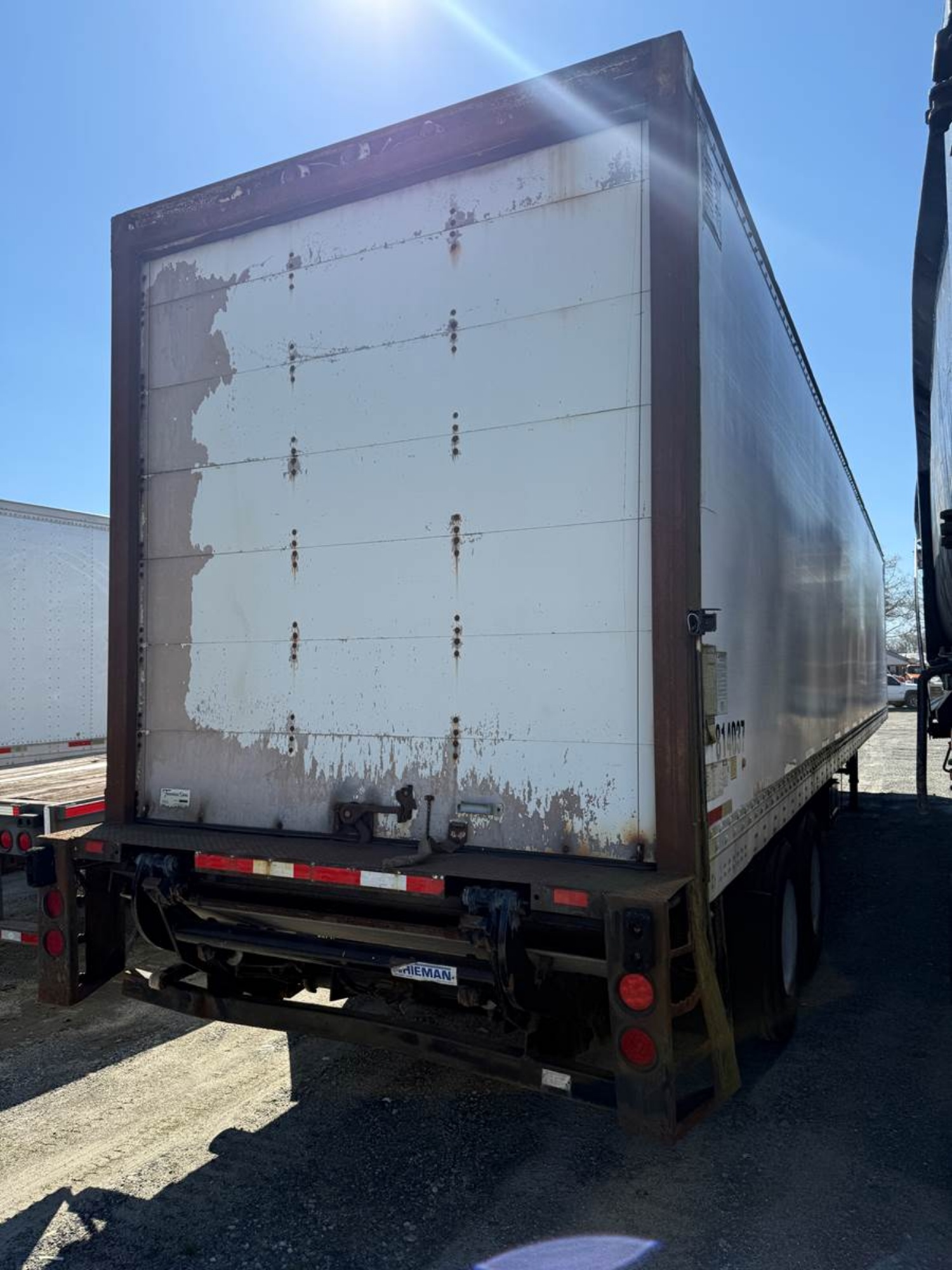 Picture of 2001 Trailmobile 53ft Dry Van Trailer, COMPOSITE WALL, Roll Up Door, Tandem Axle, Spring Suspension, Aluminum Roof, Swing