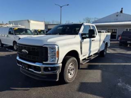 Picture of 2017 Chevrolet 3500 Cutaway Mechanic / Service Truck, Gas, 12FT Boxes, Construction, Plumber, Electrician, Handyman, Clean, Utility