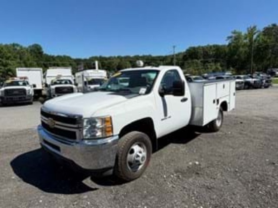 Picture of 2017 Chevrolet 3500 Cutaway Mechanic / Service Truck, Gas, 12FT Boxes, Construction, Plumber, Electrician, Handyman, Clean, Utility