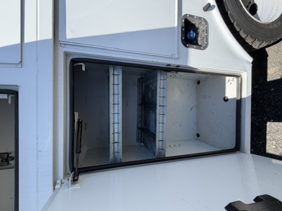 Picture of 2016 Ford F-550