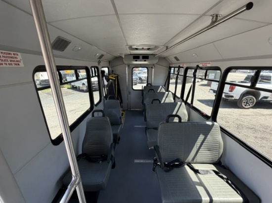 Picture of 2016 Ford Econoline Bus,12 Children Passenger, Transporter, Mini, Rear Heat and A/C, Handicap, Seatbelts, Food Truck, Church, Van Ford V-Shaped