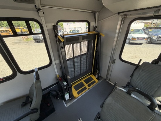 Picture of 2016 Ford Econoline Bus, 12 Children Passenger, Transporter, Mini, Rear Heat and A/C, Handicap, Seatbelts, Food Truck, Church, Van Ford V-Shaped