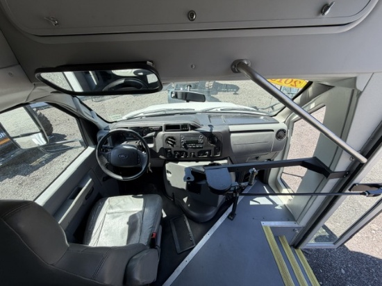 Picture of 2016 Ford Econoline Bus, 12 Children Passenger, Transporter, Mini, Rear Heat and A/C, Handicap, Seatbelts, Food Truck, Church, Van Ford V-Shaped