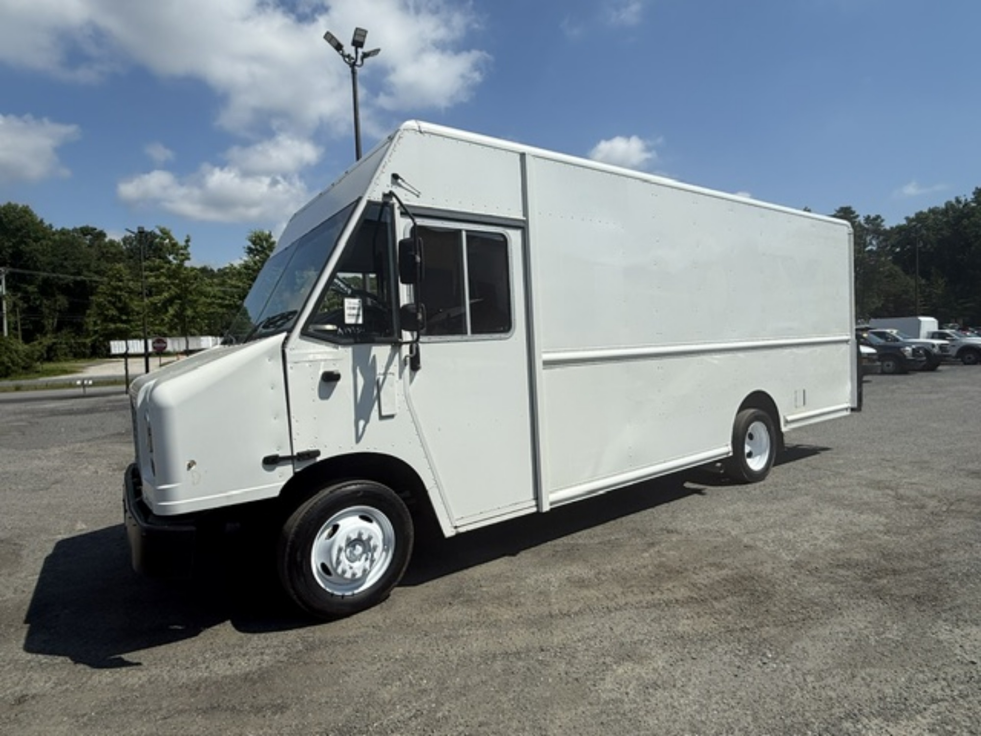 Picture of 2018 Ford Step Van, F59 VAN, Bread Truck, Delivery, Utility, Package Delivery, Moving, City Truck, Catering, Bookmobile, UPS, Food Truck