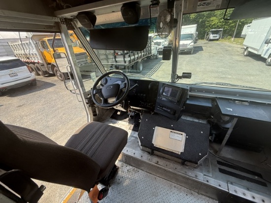 Picture of 2018 Ford Step Van, F59 VAN, Bread Truck, Delivery, Utility, Package Delivery, Moving, City Truck, Catering, Bookmobile, UPS, Food Truck