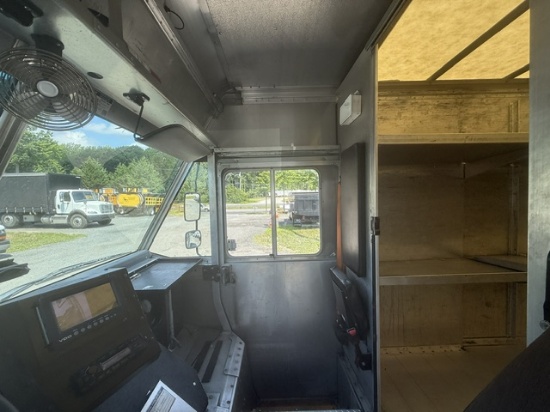 Picture of 2018 Ford Step Van, F59 VAN, Bread Truck, Delivery, Utility, Package Delivery, Moving, City Truck, Catering, Bookmobile, UPS, Food Truck