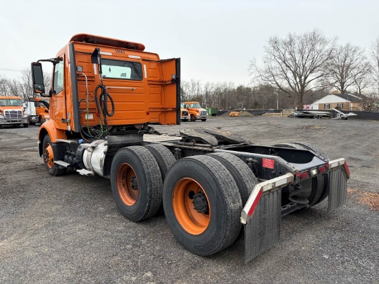 Picture of 2019 Volvo VNR Day Cab Tandem Axle Truck - Hauler, Automatic, Dual fuel tanks, Air Slide fifth wheel