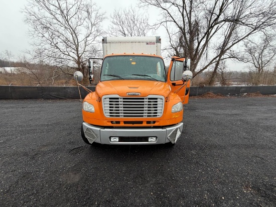 Picture of 2015 Freightliner M2 Box Truck - Morgan Dry Box Van - Low Miles! 28ft box, 4k Liftgate
