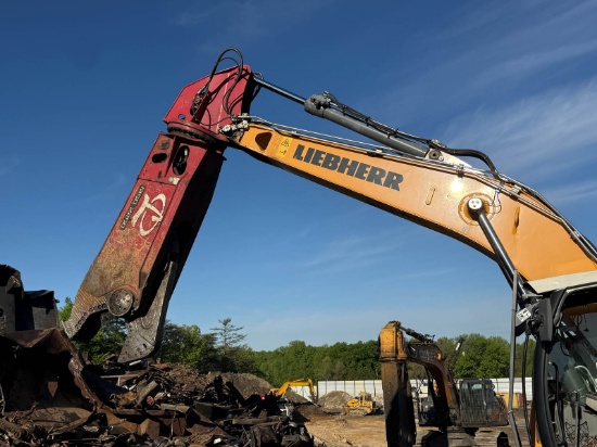 Picture of 2017 Liebherr R936 Compact Crawler Excavator - LaBounty Shear 2250R