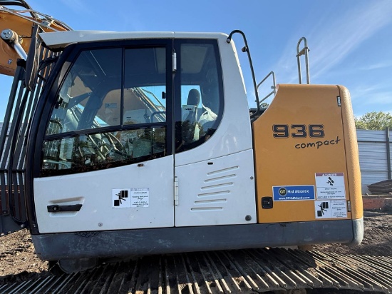 Picture of 2017 Liebherr R936 Compact Crawler Excavator - LaBounty Shear 2250R