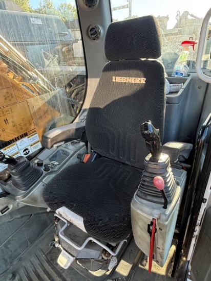 Picture of 2017 Liebherr R936 Compact Crawler Excavator - LaBounty Shear 2250R