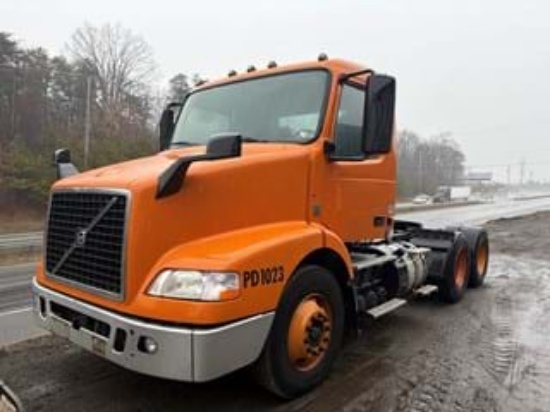 Picture of 2021 Volvo VNR Day Cab Truck - Tandem Axle Tractor, Delivery, Hauler, FLEET, Multiple Units Available, 5th Wheel