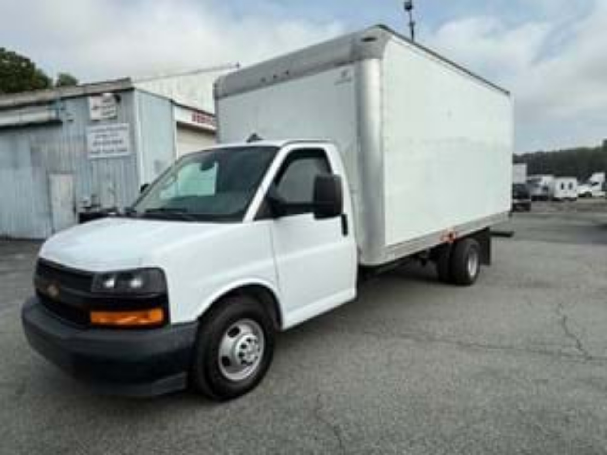 Picture of 2006 Freightliner M2 28ft Box Truck - Dry Box Van - Liftgate, Multiple Units Available!