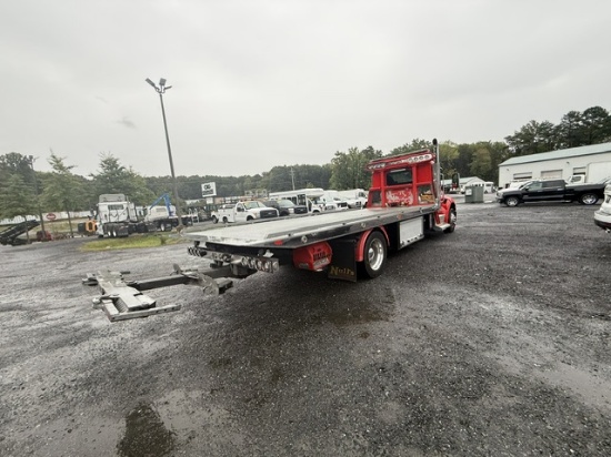 Picture of 2023 Peterbilt 536