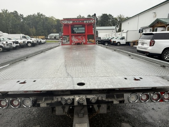 Picture of 2023 Peterbilt 536