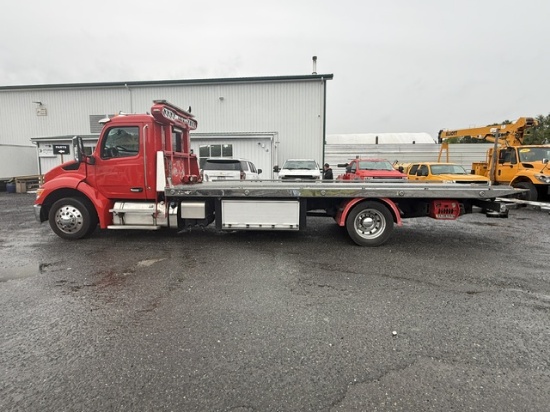 Picture of 2023 Peterbilt 536